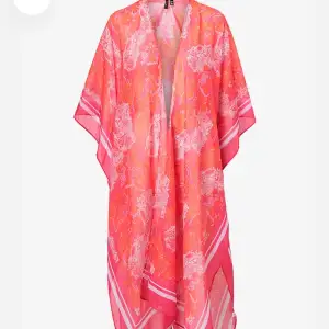 Kimono från Vero Moda köpt på Ellos. Helt ny med lappen kvar, slutsåld idag.  Onesize