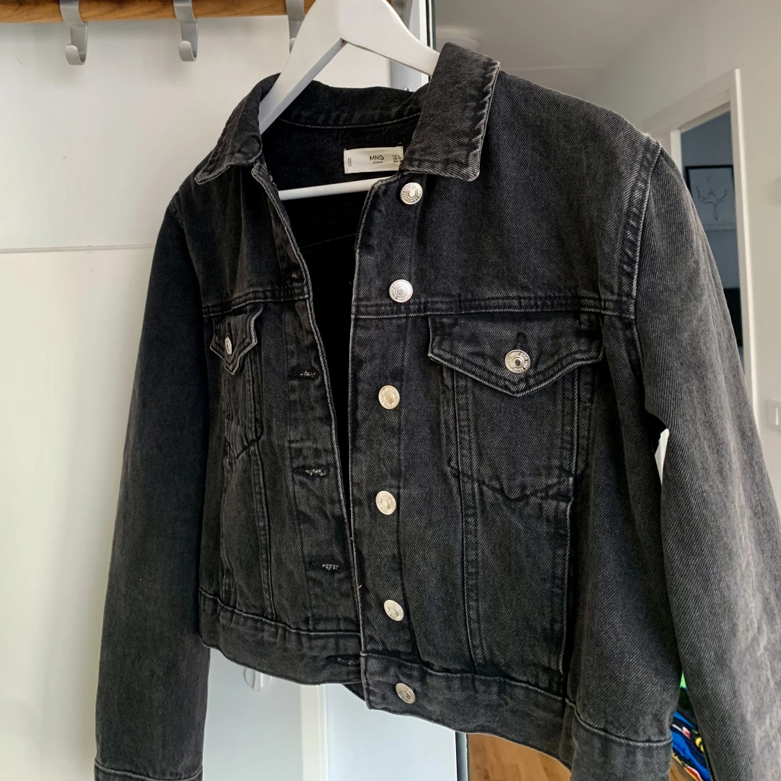 Jeansjacka från Mango i croppad/kort modell - 91