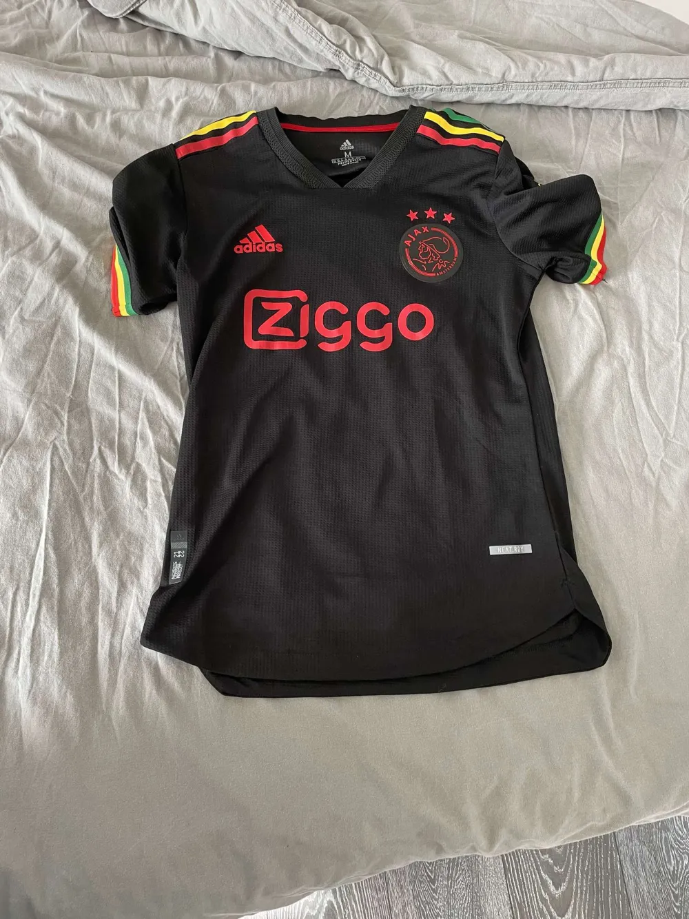 Ajax T-shirt  Storlek M . T-shirts.