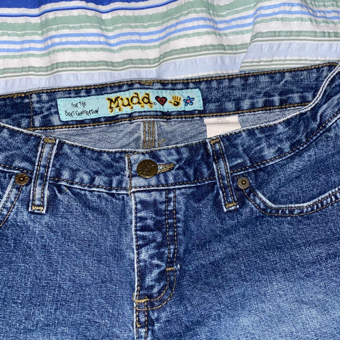 Jeansshorts från märket Mudd - 91