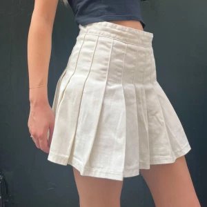 Brandy Melville tenniskjol  - Kjol från brandy som inte kommer till användning, passar S-M 