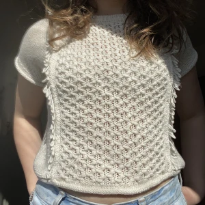 Zara topp - Denna topp är köpt på Zara, kommer inte riktigt ihåg hur mycket den kostade men ca 250kr. Har ingen användning. Skriv privat om ni är intresserade💗