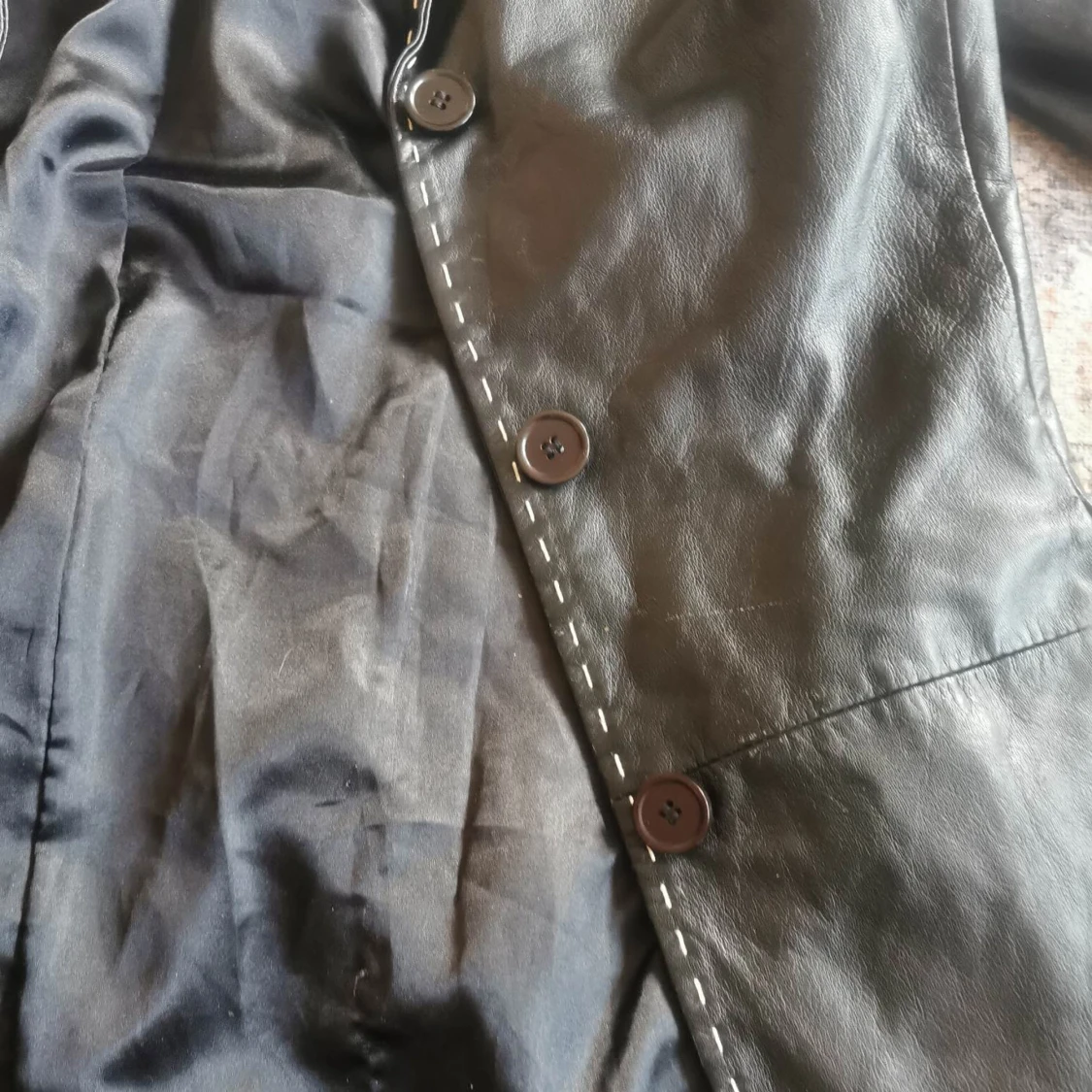 Svart läder kappa  - 91