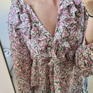 Zara blus - Endast intressekoll!