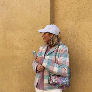 Resume-kappa i pastellfärger💘 - Säljer min fina resume-kappa som är väldigt sparsamt använd. Den går inte att få tag i längre. Nypris 2800. EU 38. 