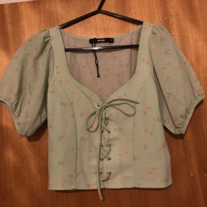 Söt topp - Aldrig använd 