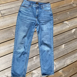 Ler Carol w28 L 31 - Sparsamt använda och inga skador. 