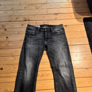Diesel jeans straight leg  - Inget fel med dem men jag använder dem inte längre 