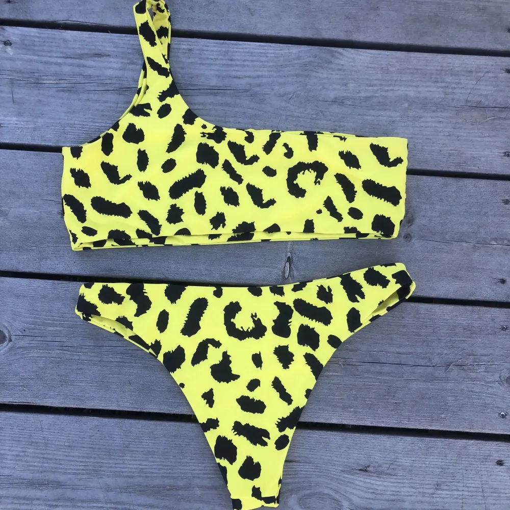 söt bikini 💛. Övrigt.