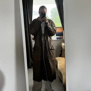 Äkta Aleksander of Norway vintage skinnrock - Perfekt sliten skinnrock. Säljer då den tyvärr inte kommer till användning. 