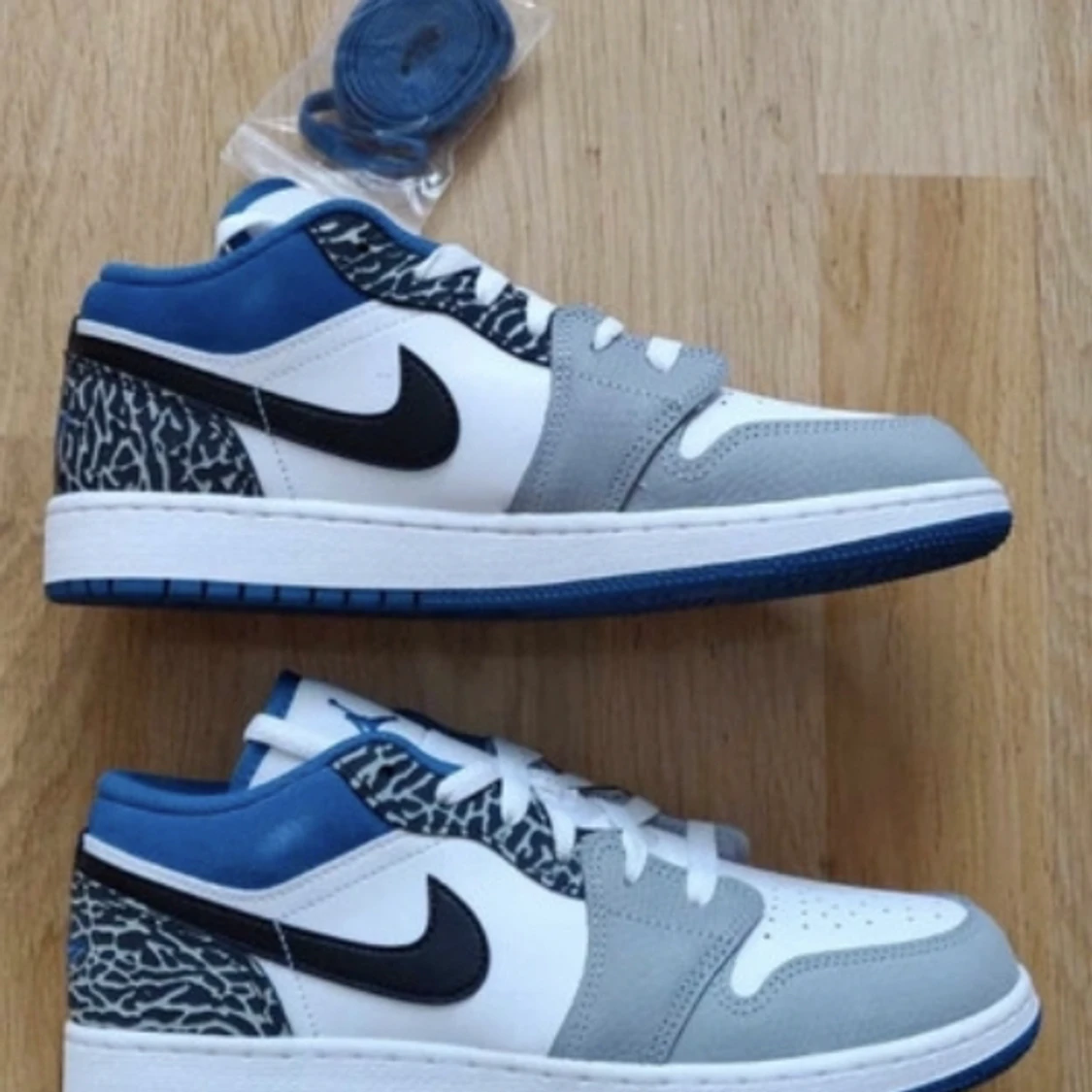 Jordan 1 low true blue - 90