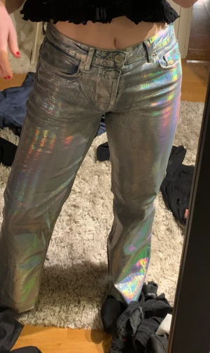 Silverbyxor - Köpta för ett tag sedan men bara använt ett fåtal gånger, jag är 165 cm lång