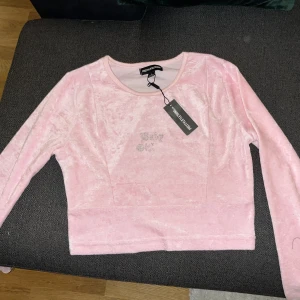 Rosa Velour topp - Rosa velour topp från PLT. Aldrig använd, prislapp kvar.