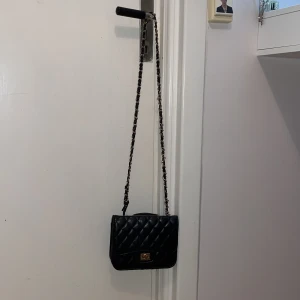 Väska  - Väska köpt från sellpy💗