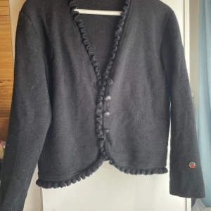 Stickad kofta i ullblandning  - Stickad kofta i ullblandning 