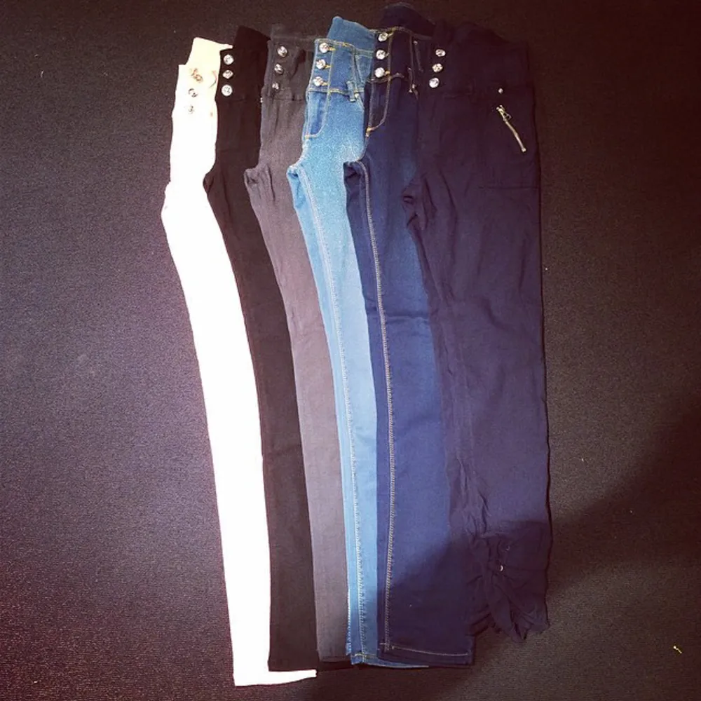  @byoungfutura  --- #mine #elskede #floydbukser i fine #samling 💚 . Jeans & Byxor.