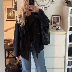 Höst kappa - Säljer denna snygga höstkappa då jag har 2 likande. Säljs i bra skick