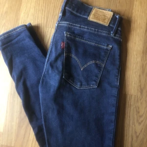 Levis jeans - 27/28 Använda 1 gång.