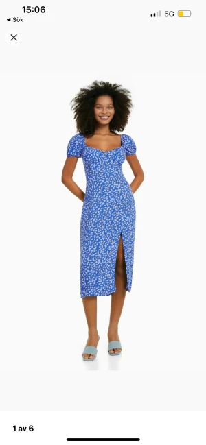 Klänning  - Superfin klänning från Bershka. Använd en gång, fint skick.   Skriv för egna bilder🥰