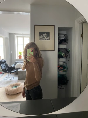 Stikad tröjan  - Stikad tröja från Gina tricot fint skick säljes pågrund utav att den inte kommer till användning 