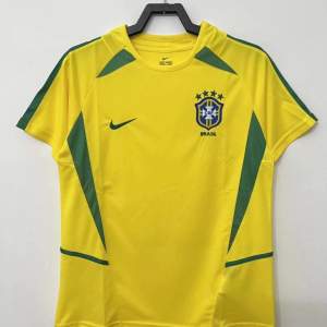 En brazil retro tröja från det året de vann VM🇧🇷   Fri frakt 🚚  +50kr för tryck👕