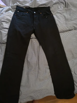 Levis jeans 501 - Säljer ett par jeans i modellen 501 i fint skick. Storlek 31 /32