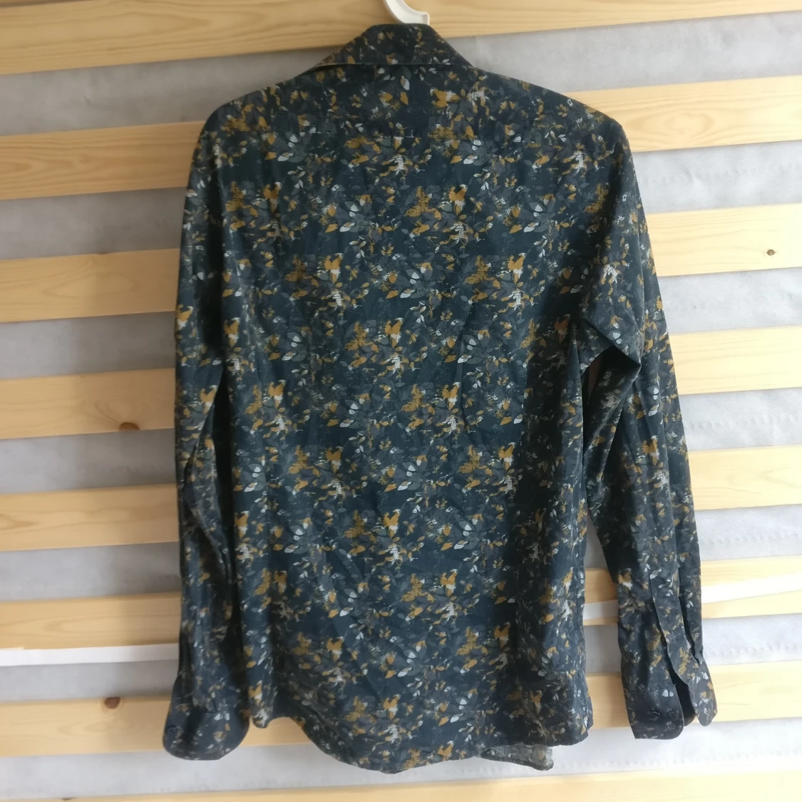 Grön mönstrad skjorta  - 90