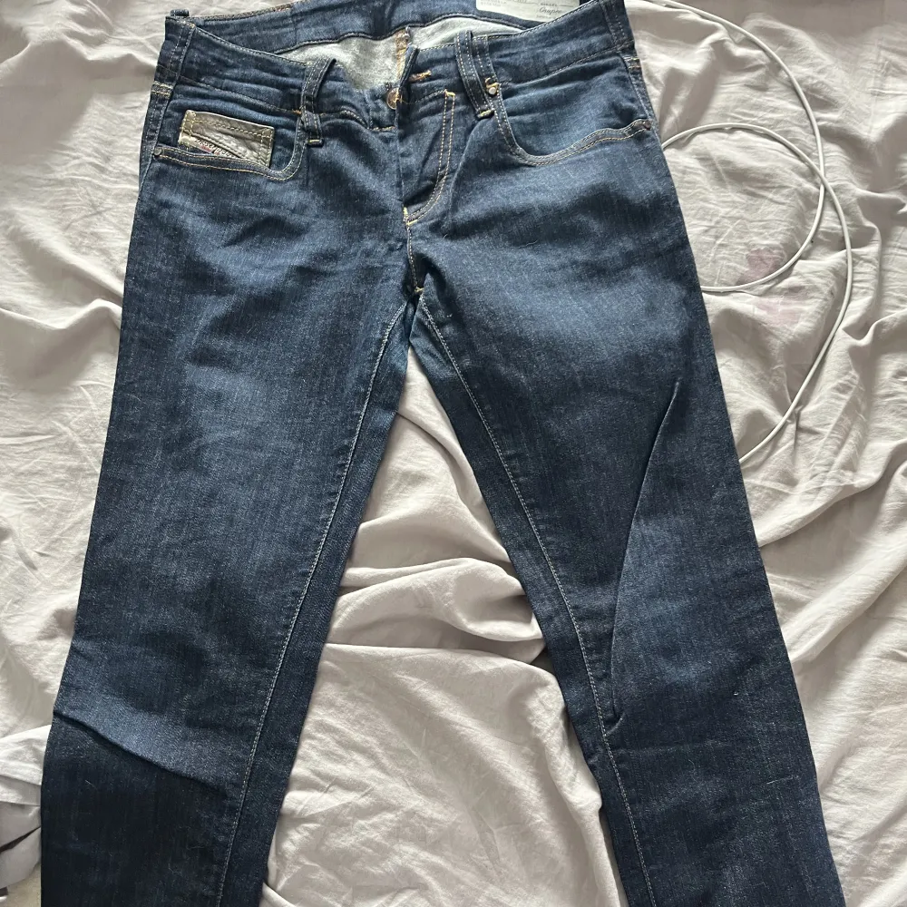 Ett par till diesel jeans som är för små. Jeans & Byxor.