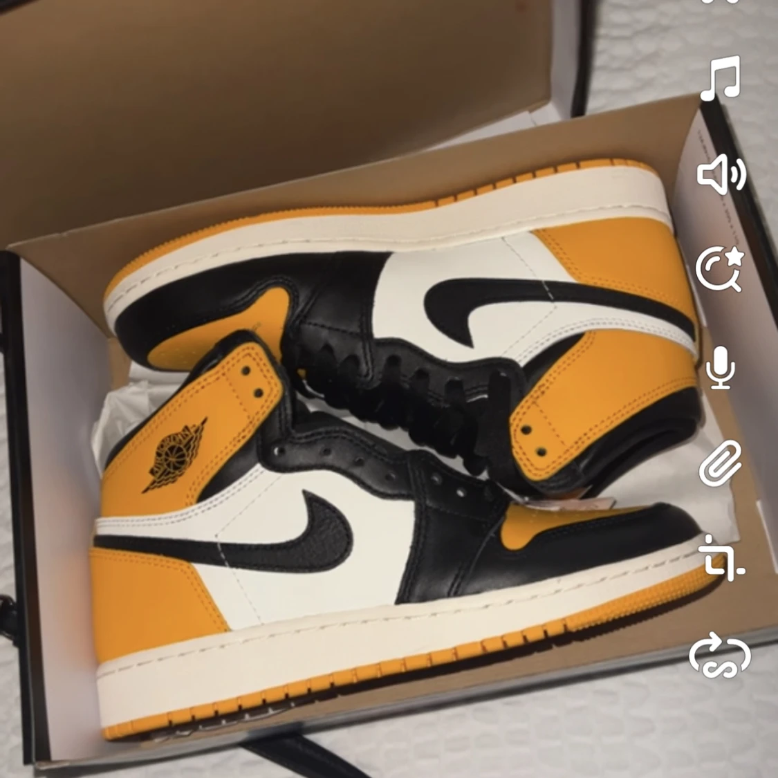Jordan mid 1 taxi