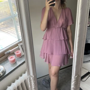 Klänning  - Oanvänd klänning från NAKD 