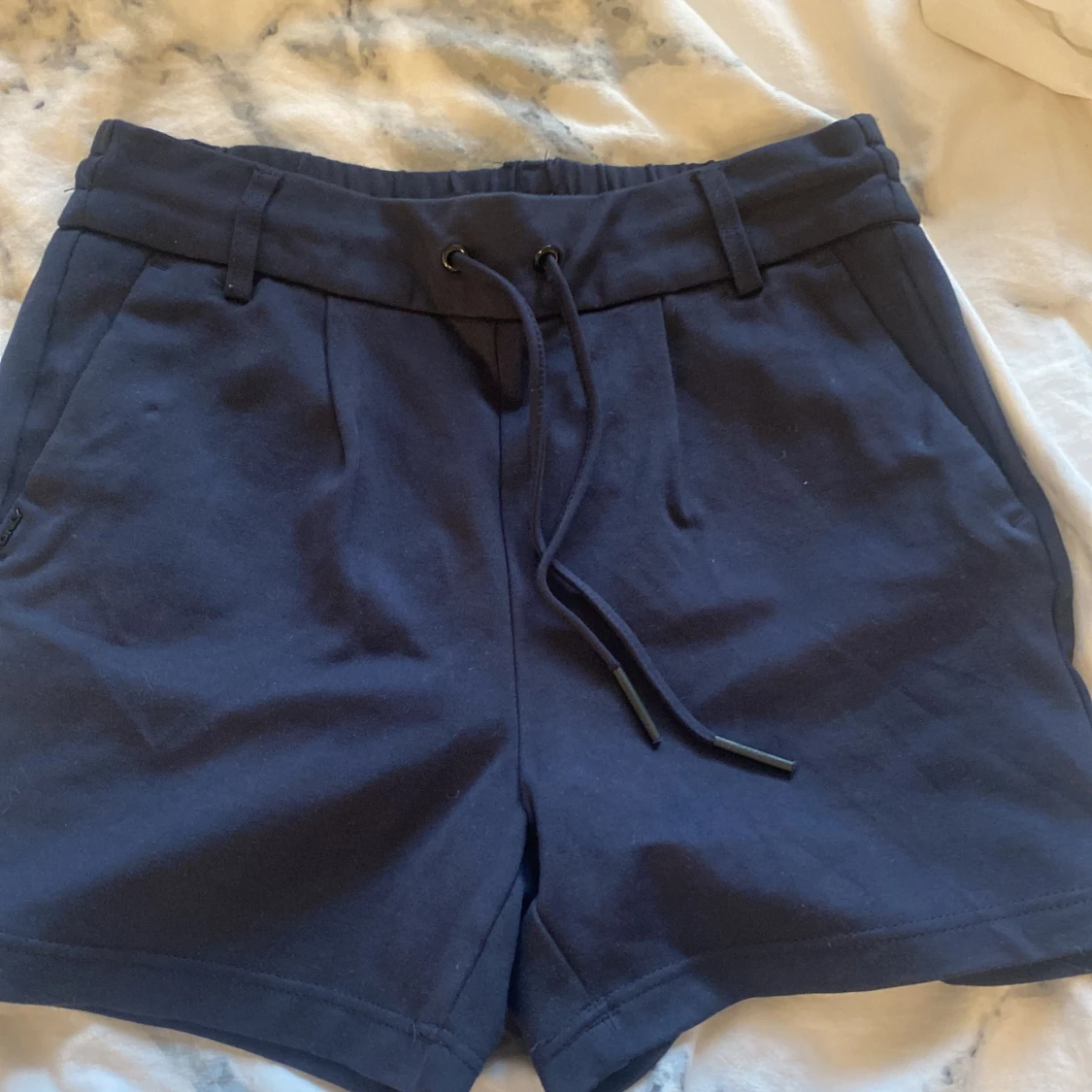 Blåa shorts 
