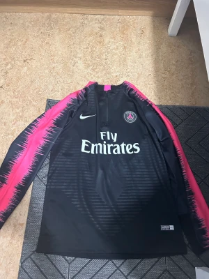 Psg tröja säsong 18/19 - Aldrig använd psg tröja 
