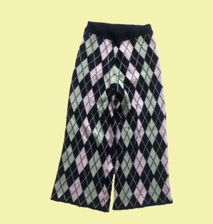 Stickade byxor - Stickade byxor från collusion på asos som är varma och sköna och perfekt till den sena sommarens kalla kvällar 