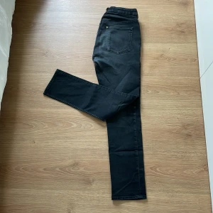 Jeans från H&M - Svarta Jeans från H&M