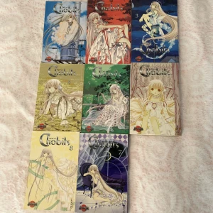 Komplett manga serie ”Chobits” 8 böcker  - Dessa är exklusiva svenska utgåvor som inte längre trycks därför är priset lite högre. Serien är komplett (8 böcker) och i mycket gott skick. Priset kan diskuteras och det går även att buda. Köparen betalar frakten 💗
