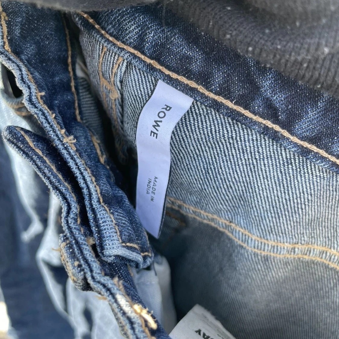 Mörkblå jeans från weekday ROWE - 90