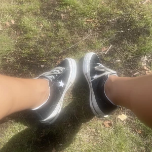 Converse - Köpta i kungsbacka för 920kr. Säljer för 150kr