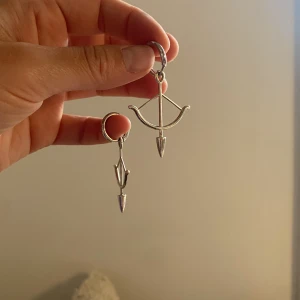 Maria Nilsdotter Örhängen - Säljer dessa fina Maria Nilsdotter Örhängen från Dotter Collectionen 