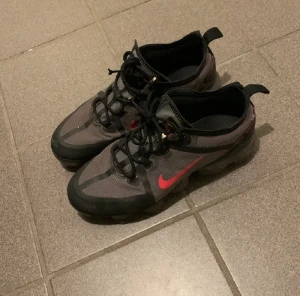 Nike vapor max - Dessa vapor Max är i rätt bra skick och säljs inte längre 