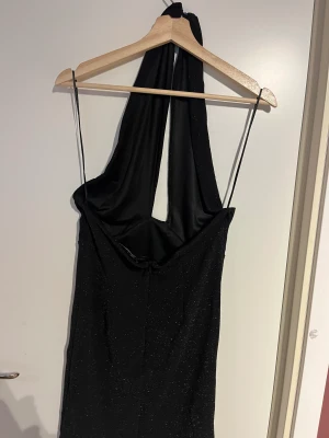 Kort festklänning  - Har använt den en gång på min födelsedag 