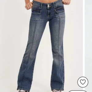 Lågmidjade jeans - Nya lågmigjade jeans från Nelly, endast provade! Säljer eftersom ja beställde två storlekar❤️nypris 699kr