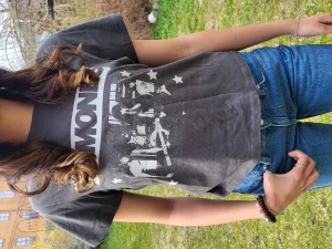 T-shirt Ramones - En skitsnygg tröja som jag tyvärr inte har använt så mycket🖤🖤 as snygg nu till sommaren😘