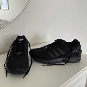 Adidas skor - Använda 1 gång, storlek 37 