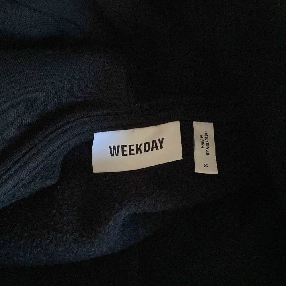 Zip hoodie från weekday. Pris kan diskuteras.. Hoodies.