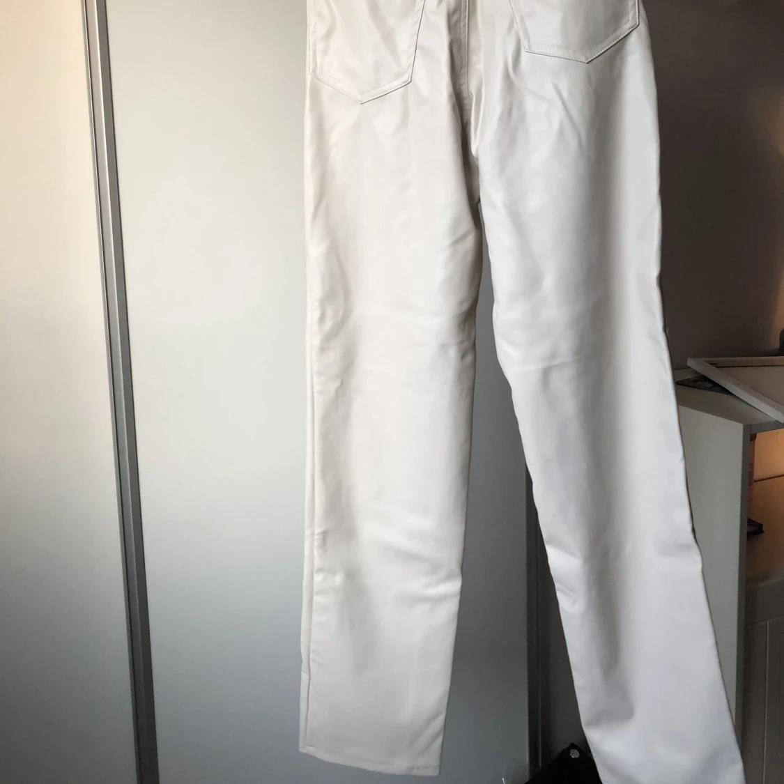 Läderbyxor beige  - 90