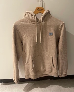 Les deux hoodie - Les deux hoodie endast använd ett fåtal gånger i stort sett som ny