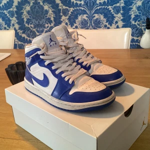 Jordan 1 mid  - Säljer ett par Jordan 1 mid pris går att diskuteras hör av dig vid någon slags fråga 