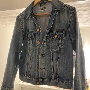 jeansjacka!! - så najs jeansjacka! säljer då jag har en till liknande!!