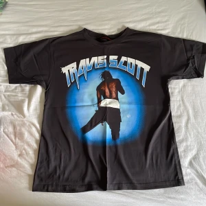 Marino Morwood Travis Scott tee - Äkta Marino Morwood Travis Scott tisha, knappt använd  