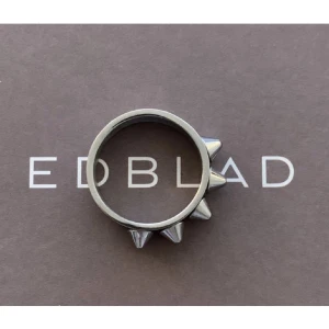 Edblad Peak Ring Singel Steel  - Säljer min jättefint silver ring från Edblad. Den är använt jätte få gånger. Skriv för flera bilder eller egen pris förslag 